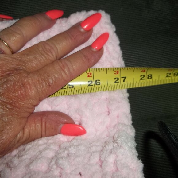 BABY BLANKET, HAND MADE, CROCHET PINK NEW NEVER USED - Picture 6 of 6